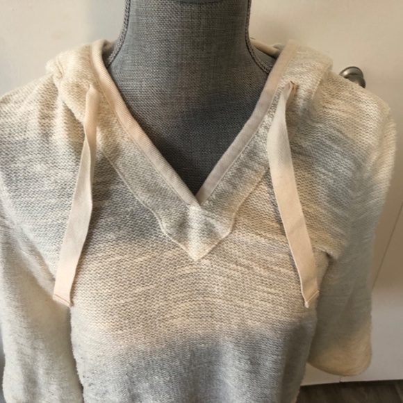 🕐 TOMMY BAHAMA PRETTY HOODED TOP SIZE SMALL - Picture 2 of 5